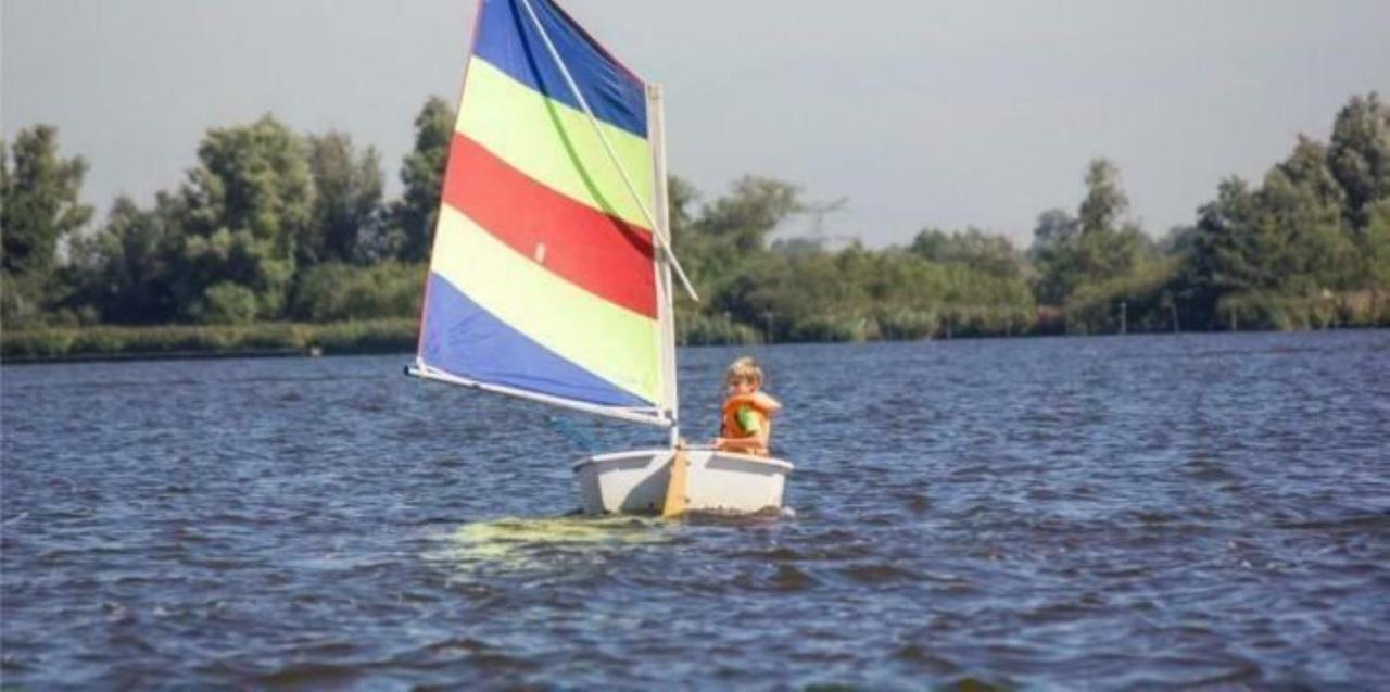 Kajuit423 6Pers 5Sterren Vakantiepark Bergumermeer Aan Het Water In Friesland Met Zwembad Suameer Exterior foto